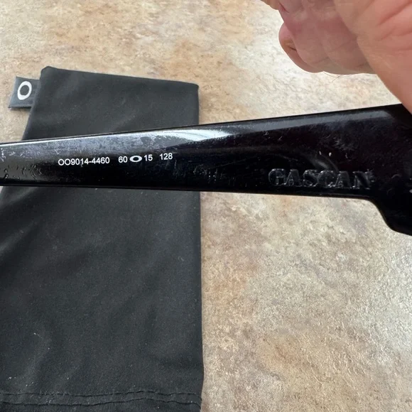 Oakley Wrap Sunglasses with Black Frame and Red-Orange Mirrored Lenses - Picture 7 of 11